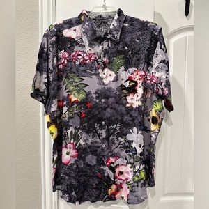 Robert Graham NWT Men’s Short Sleeved Button Down